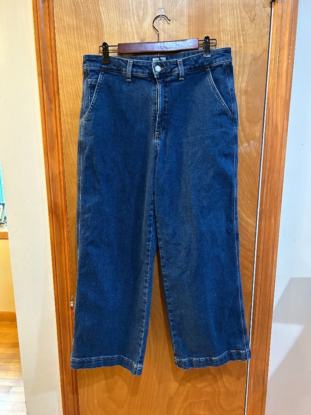 L.L.Bean Classic Fit High Rise Wide Leg Patch Pocket Denim Jeans Dark Wash 14 RE